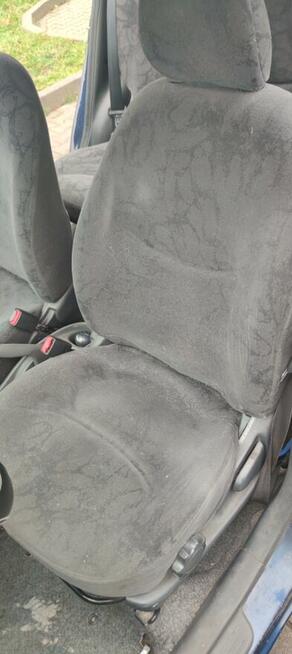 Syndyk sprzeda samochód osobowy TOYOTA YARIS 2002 Gdańsk - zdjęcie 6