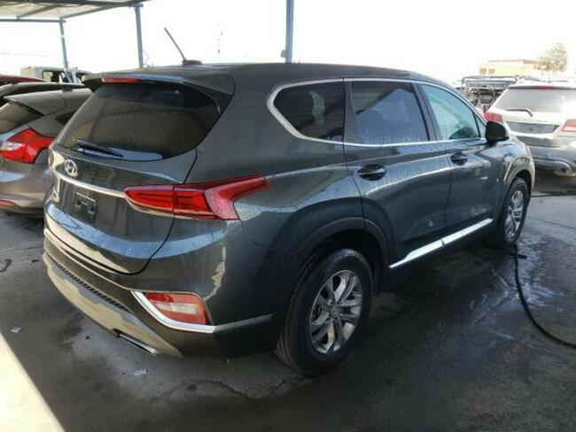 Hyundai Santa Fe 2019, 2.4L, SE, po gradobiciu Warszawa - zdjęcie 4