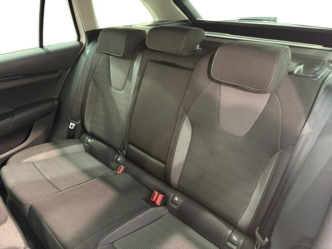Skoda Octavia 2.0 TDI Ambition Kombi Warszawa - zdjęcie 12