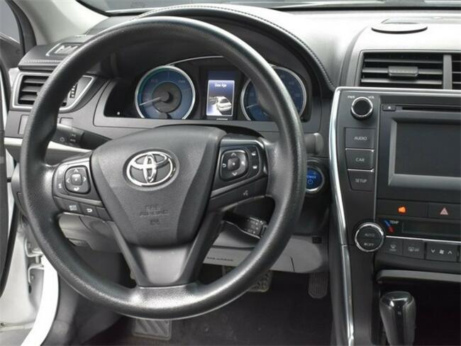 Toyota Camry Hybrid Katowice - zdjęcie 12
