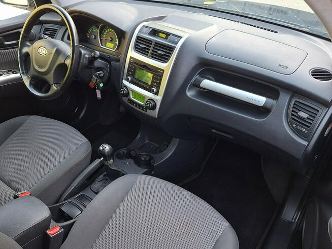 Kia Sportage * BARDZO ŁADNA* 2.0 GAZ* tempomat* komputer* ACTiVE * Olsztyn - zdjęcie 12