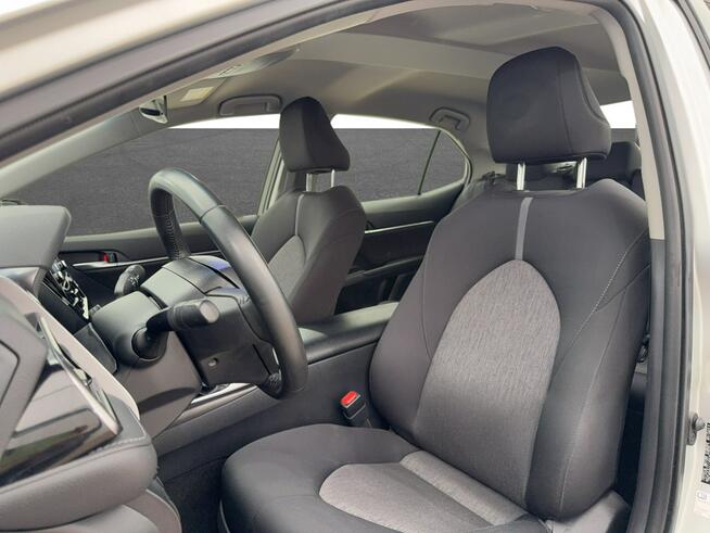 Toyota Camry 2.5 Hybrid Comfort CVT Sedan Warszawa - zdjęcie 10