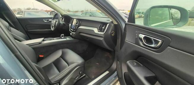 Volvo XC 60 B4 D Geartronic Momentum Pro Poręba - zdjęcie 7