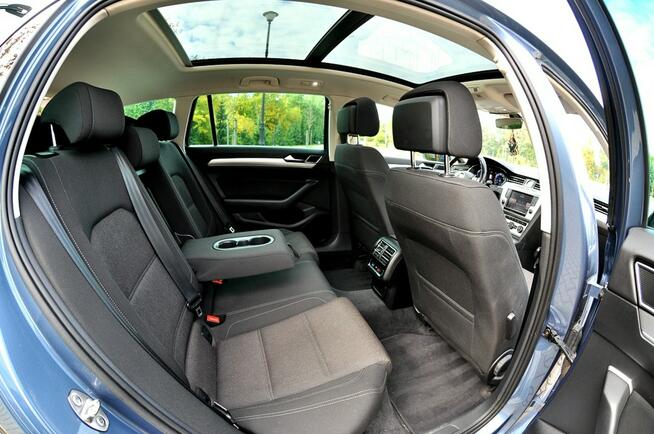 Volkswagen Passat 1.6TDI 120KM Virtual Full Led Navi Kamera Panorama Płock - zdjęcie 12