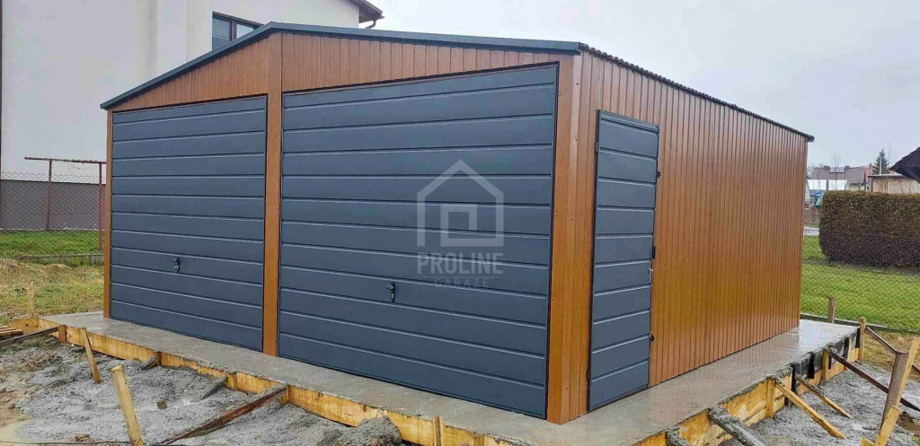 Garaż blaszany 6x6 2xBrama +drzwi drewnopodobny Dach dwuspadowy PLG110 Sanok - zdjęcie 2