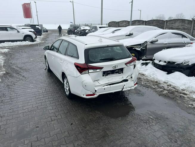 Toyota Auris Klimatronik Podgrzewanie Tempomat Czujniki park. 132KM Gliwice - zdjęcie 4