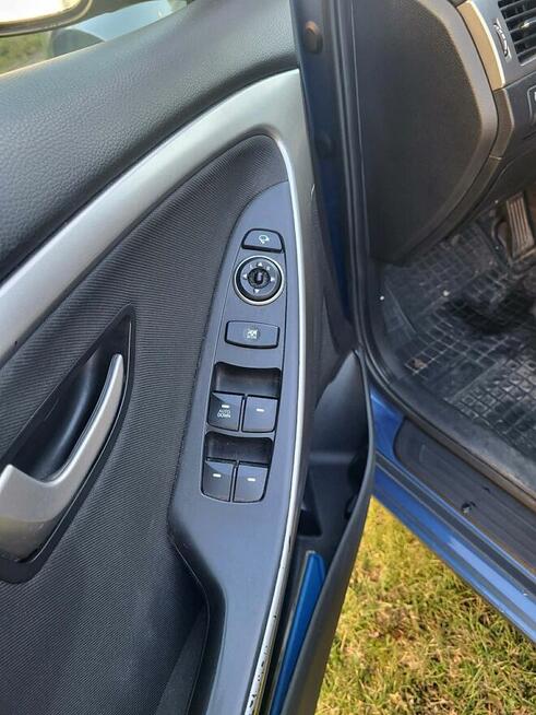 Sprzedam HYUNDAIA I30 z 2016 r. w bogatej wersji po liftingu Radom - zdjęcie 4