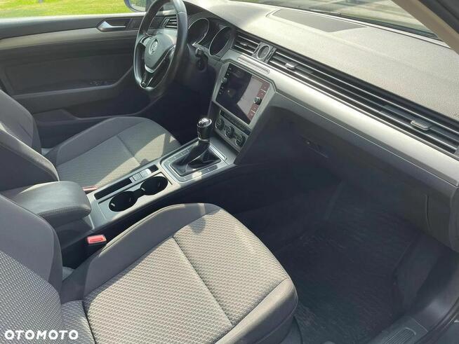 Volkswagen Passat 2.0 TDI BMT Trendline Kraków - zdjęcie 12