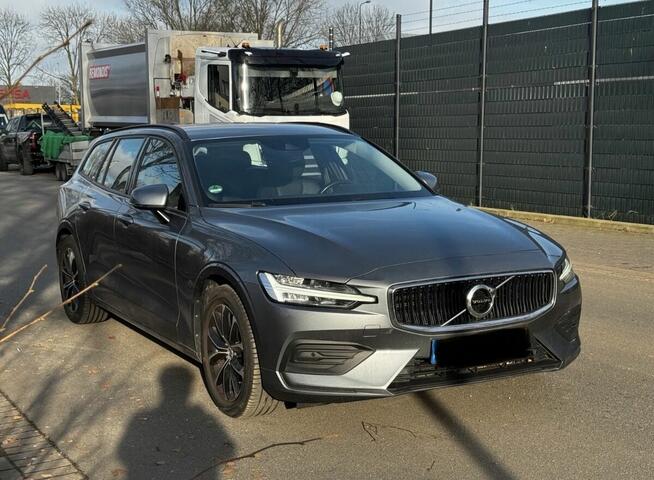 Na Sprzedaż Volvo V60 2021r, 2.0 benzyna hybryda B3 Złotów - zdjęcie 2