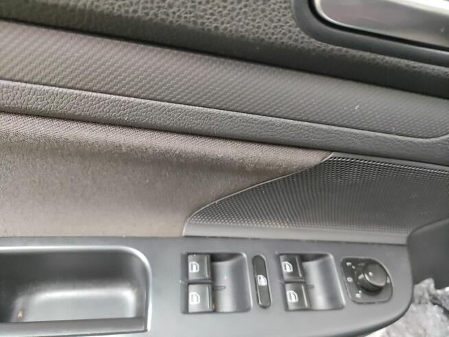 Sprzedam Samochód Volkswagena Golfa 5 1.9 TDI srebrny metalk Burzenin - zdjęcie 1