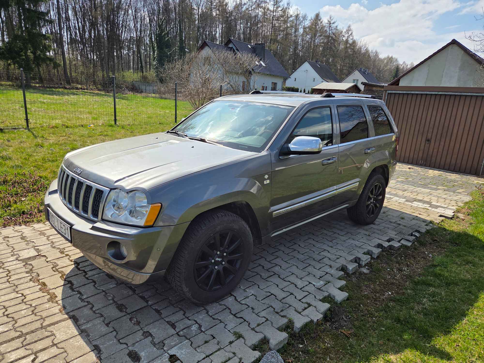 Sprzedam Jeep Grand Cherokee 5.7 V8 HEMI Overland Szymiszów - zdjęcie 1