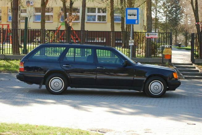 Mercedes Benz W124 2.2 benzyna 150 KM Świlcza - zdjęcie 2