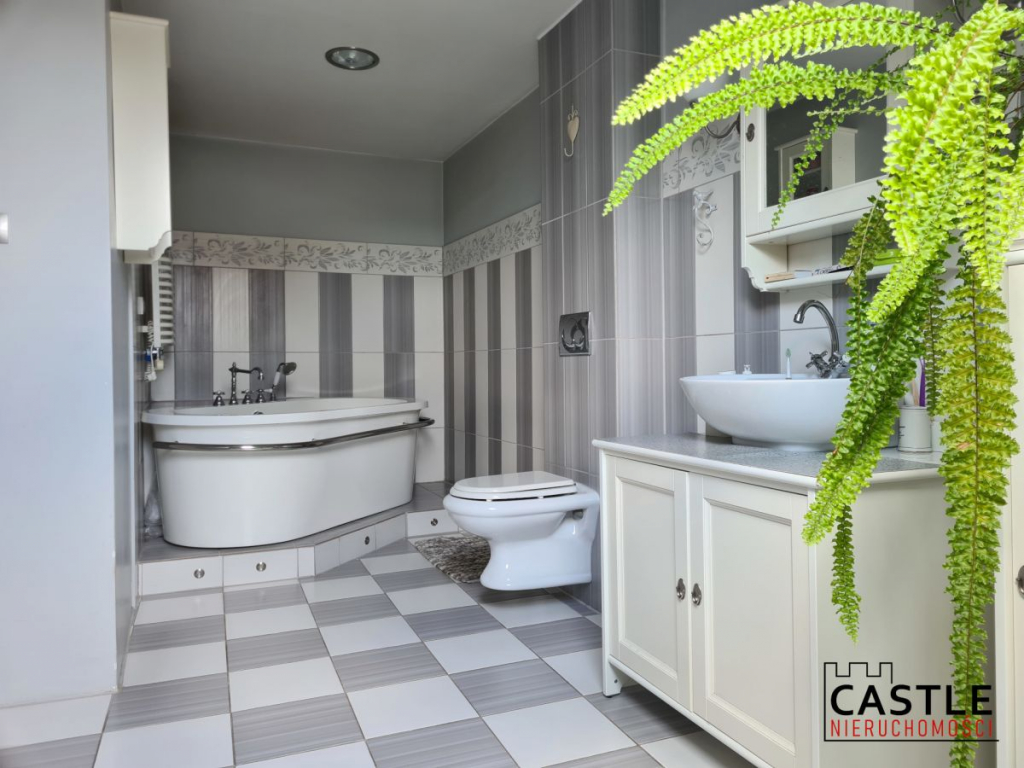 Dwupoziomowe mieszkanie w świetnej lokalizacji! Jelenia Góra - zdjęcie 2