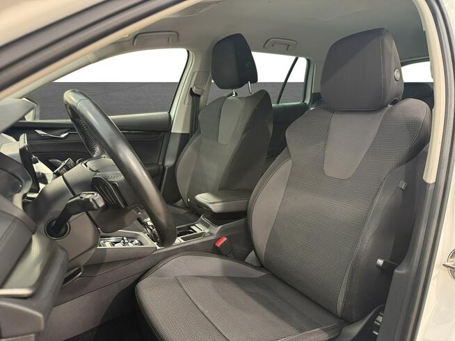 Skoda Octavia 2.0 TDI Ambition Kombi Warszawa - zdjęcie 10