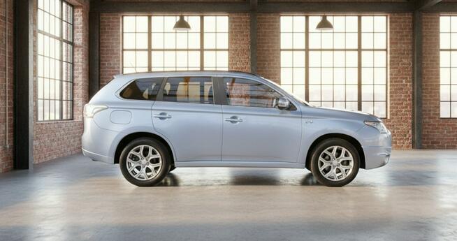 Mitsubishi Outlander Bezwypadkowy Full Opcja 4x4 LED Hak Kamera Kraków - zdjęcie 4