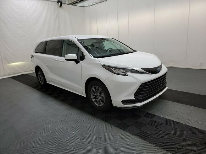 Toyota Sienna LE Katowice - zdjęcie 3