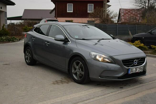 Volvo V40 1.6D 2015r Navi/ Klima/ Tempomat/ Hak/ Sprowadzony Majdan Sieniawski - zdjęcie 1