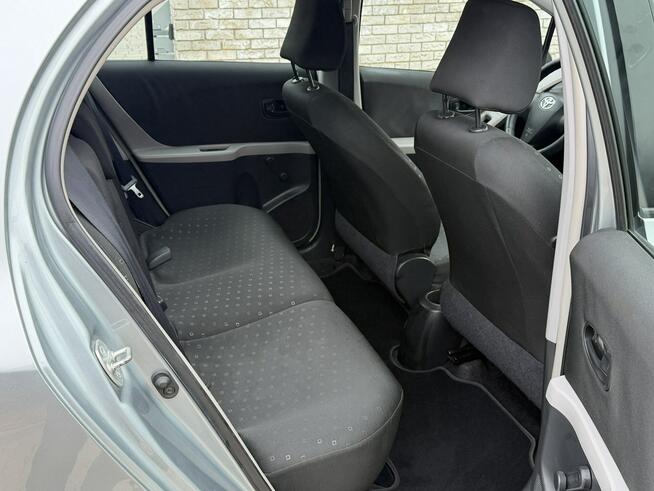 Toyota Yaris 2008 1.3 Benzyna Klima Zarejestrowany Gostyń - zdjęcie 8