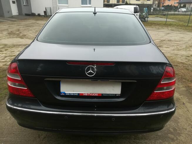 MERCEDES E211 AUTOMAT 1,8i 2003/4r SEDAN SERWIS ZADBANY EKON Bydgoszcz - zdjęcie 4