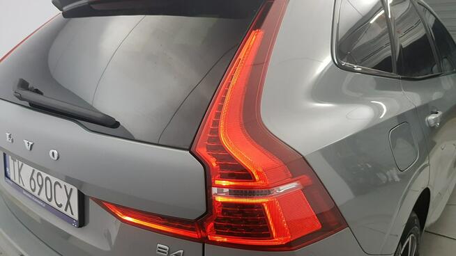 Volvo XC 60 B4 B AWD Plus Dark! Z Polskiego Salonu! Faktura VAT! Warszawa - zdjęcie 12