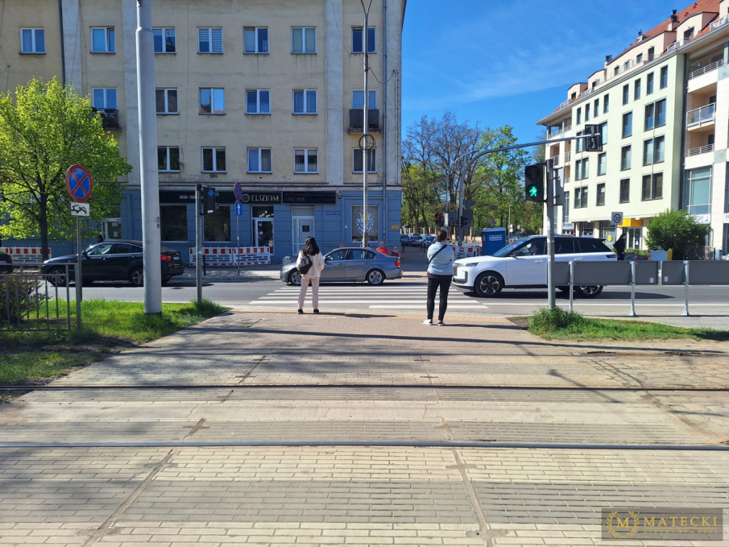 Narożny lokalu usługowy z dwoma wejściami Krzyki - zdjęcie 3