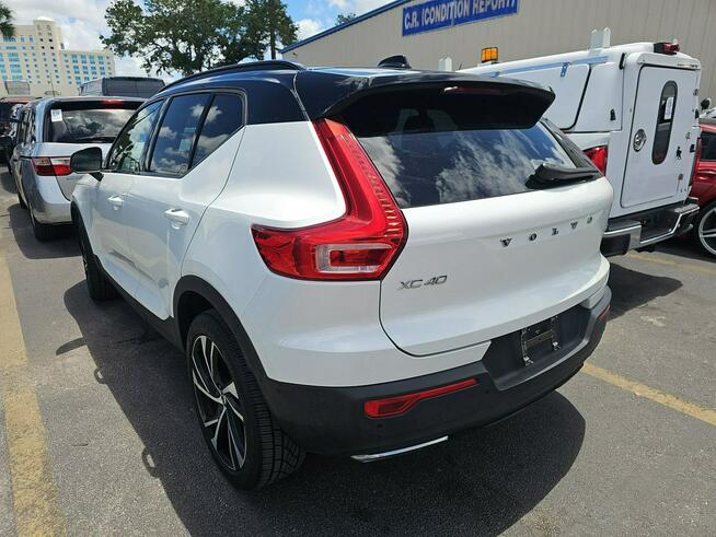 Volvo XC 40 R-Design / AWD / niski przebieg Wrocław - zdjęcie 5