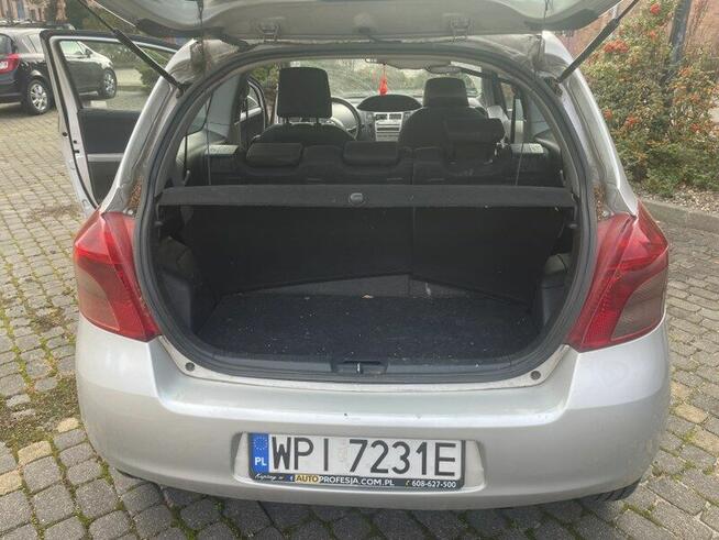 Toyota Yaris 1.0 2007 r. od Syndyka Warszawa - zdjęcie 11