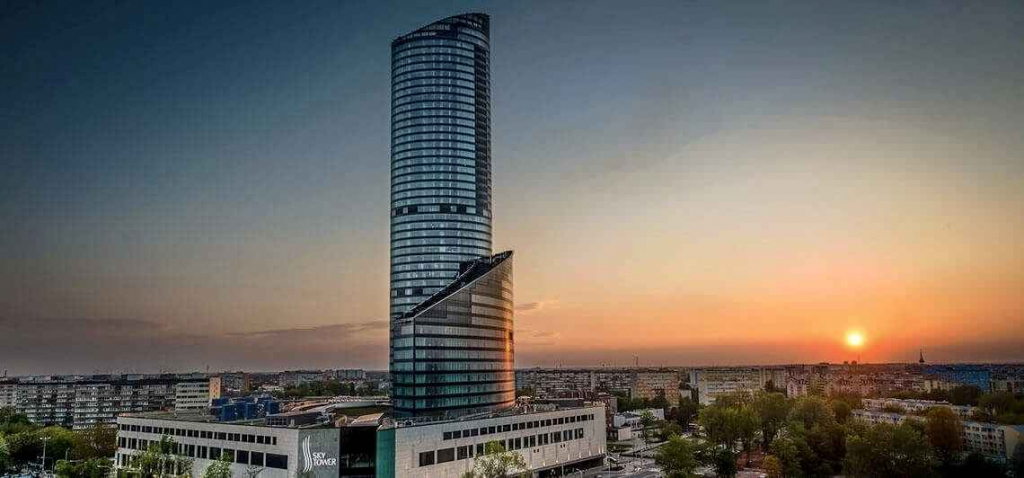 3pok, 95met, Sky Tower KOMÓRKA/GARAŻ/WINDA/2013 (Wrocław) Krzyki - zdjęcie 1