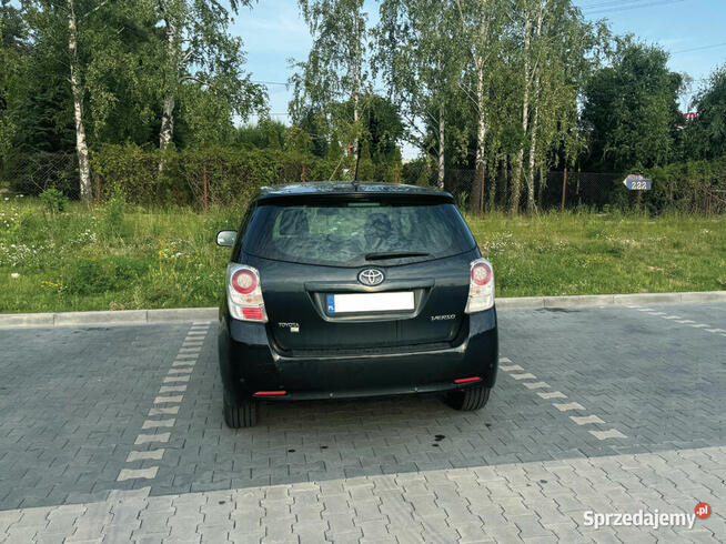 Toyota Verso 2.0 D-4D Premium - Pierwszy właściciel Ożarów Mazowiecki - zdjęcie 2