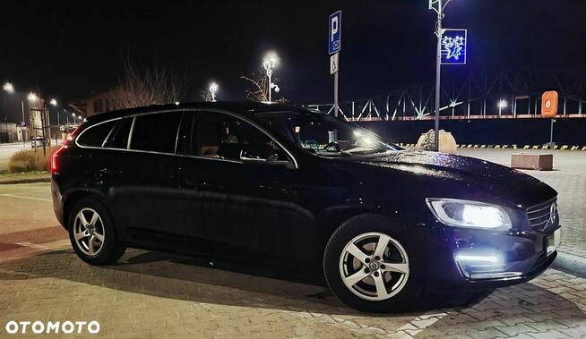 Volvo V60 D2 Momentum Szczecin - zdjęcie 1