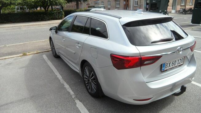 Toyota Avensis Sadlno - zdjęcie 2