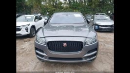 Jaguar F-PACE Bogata wersja wyposażenia / AWD / niski przebieg Cieszyn - zdjęcie 2