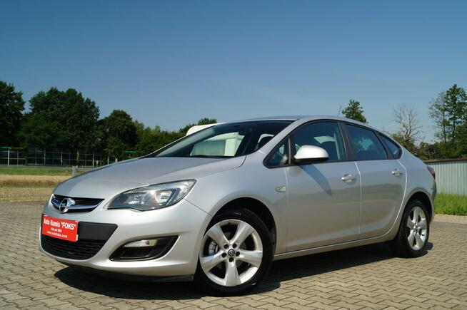 Opel Astra 2013R 1.6 BENZ. 116KM DOINWESTOWANY STAN BDB ZADBANY Goczałkowice-Zdrój - zdjęcie 1