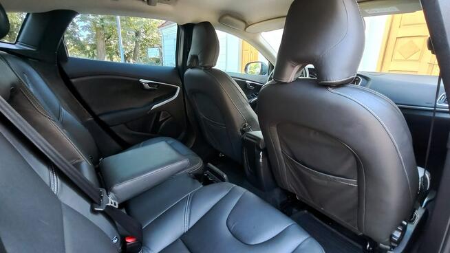 Volvo V40 Xenon Skóry Harman Kardon Gwarancja Kutno - zdjęcie 11