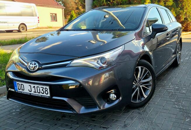 Toyota Avensis 2.0 D4D 143 KM Led Klima PdC Import Raty Opłaty !!! Łęczyca - zdjęcie 2