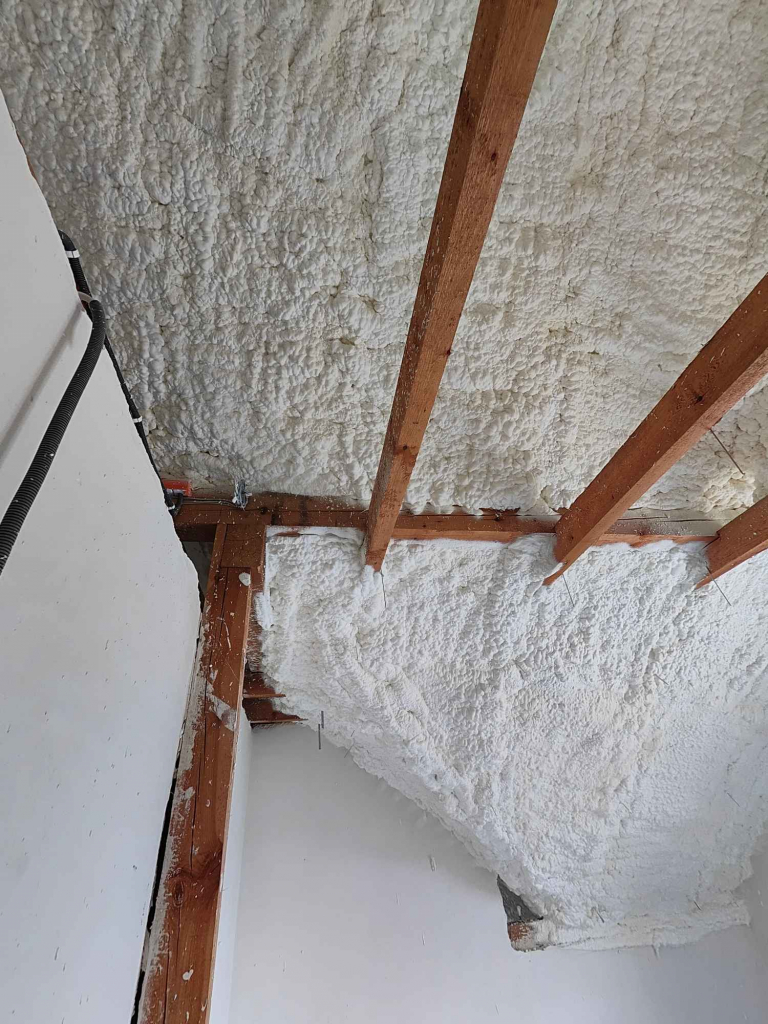 Ocieplanie pianką PUR Kalisz - zdjęcie 1