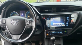 Toyota Corolla 2018 gaz benzyna. Pierwsza rej. 2019 Zgorzelec - zdjęcie 4