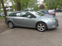 Sprzedam prywatny samochód Opel Astra J Kombi z niezawodnym
