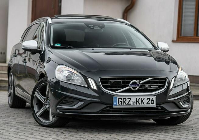 Volvo V60 R-Design 1.6T 150KM ! Full Opcja ! Opłacony ! Zwoleń - zdjęcie 4