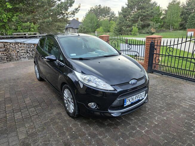 Sprzedam FORD FIESTA 2009 Titanium Czarna Konin - zdjęcie 2