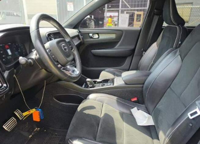 Volvo XC 40 R-Design / AWD / T5 / niski przebieg Warszawa - zdjęcie 7