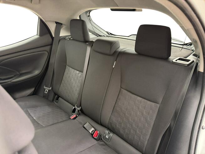 Toyota Yaris 1.5 Comfort Warszawa - zdjęcie 12