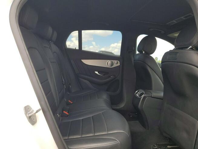 Mercedes GLC 300 4Matic / pakiet AMG / niski przebieg Chwaszczyno - zdjęcie 9