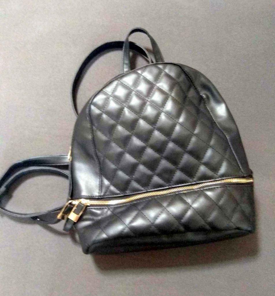 Modny  czarny plecak ( torebka) ok.   32 x 31 cm Chojna - zdjęcie 2
