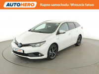 Toyota Auris HEV klima auto grzane fotele kamera cofania asystenci