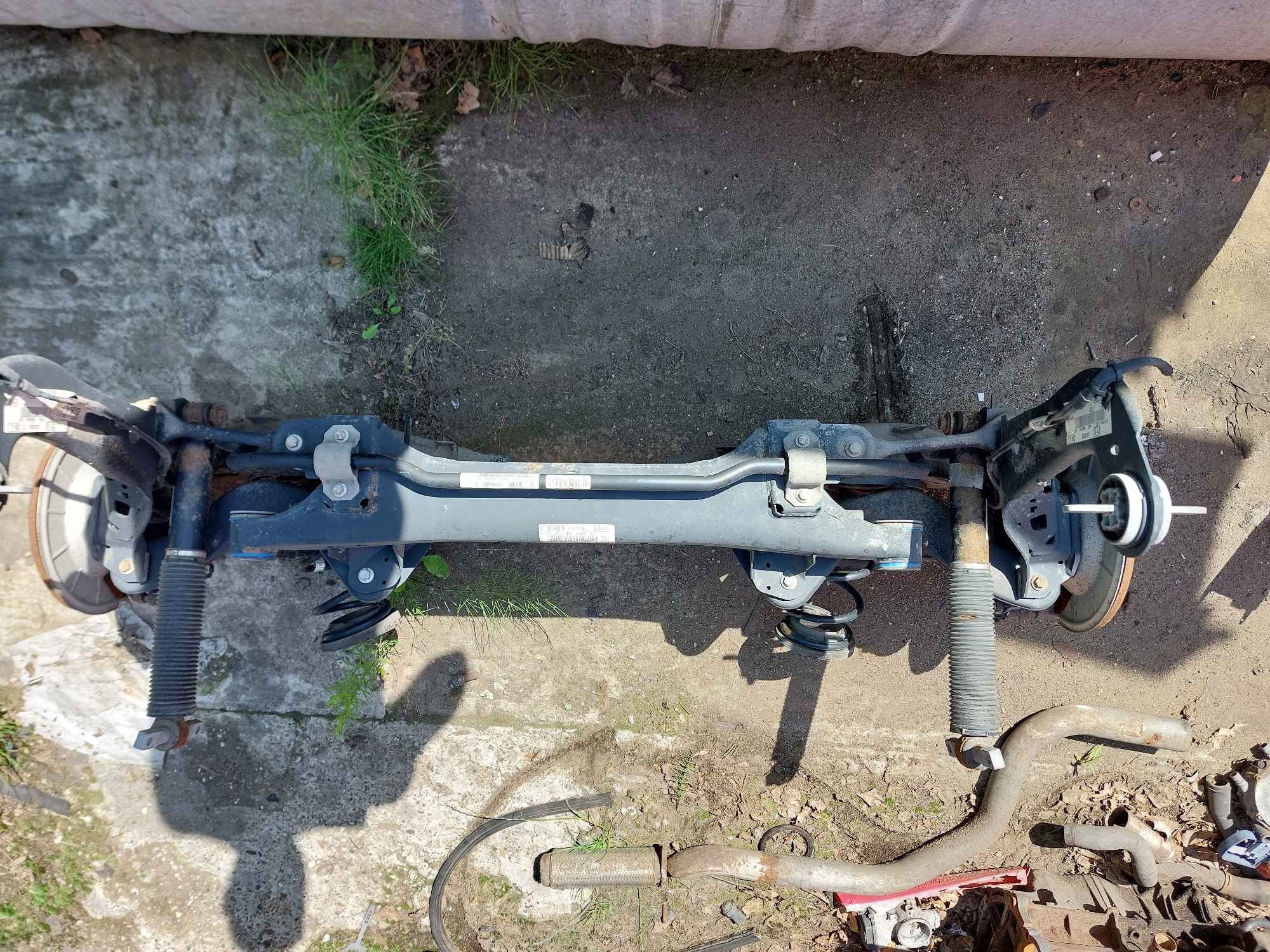 KOMPLETNE ZAWIESZENIE BELKA SANKI TYŁ FORD FOCUS MK4 KOMBI Nisko - zdjęcie 1