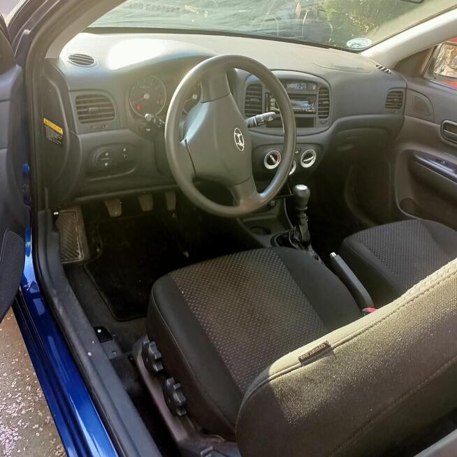 Hyunday accent 1,4 2005 Obrzębin - zdjęcie 4