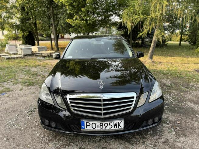 Mercedes E220   CZARNY  SEDAN Poznań - zdjęcie 3