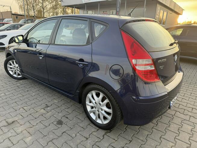 Hyundai i30 1.6 CRDI 90 KM Navi Kamery 2 kpl kół Żory - zdjęcie 3