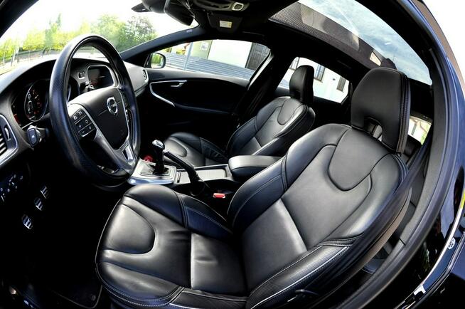 Volvo V40 2.0 T2 122KM RDesign Panorama Skóra Full Led Kamera Digital Płock - zdjęcie 7